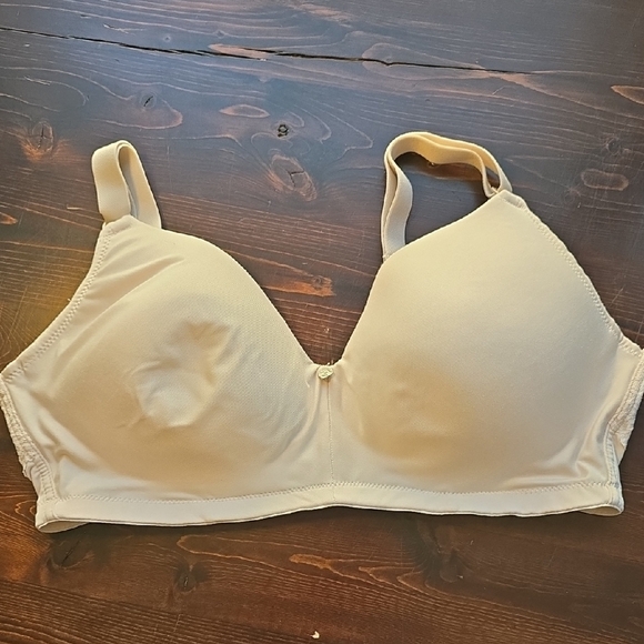 Breezies‎ Bra Women's Cream - Picture 1 of 3